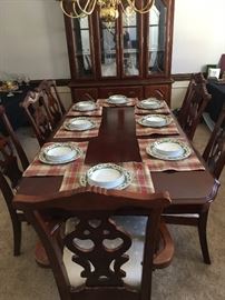 AICO dining room table with 8 chairs and extra leaves