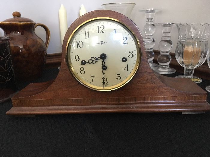 Howard Miller mantle clock with key