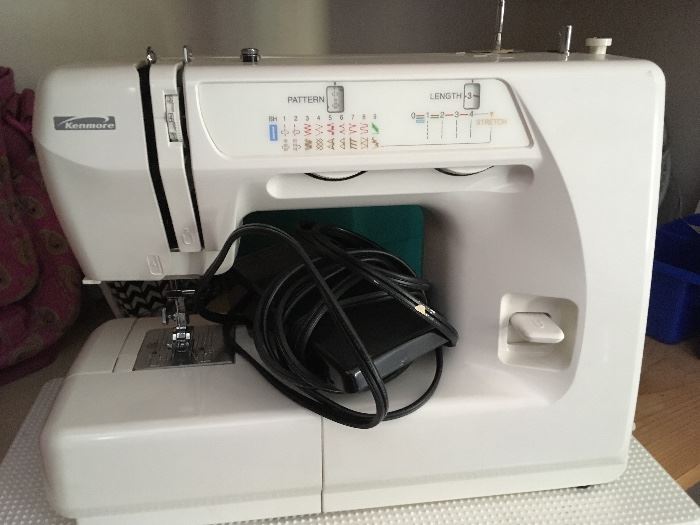 Kenmore sewing machine with hardtop carry case