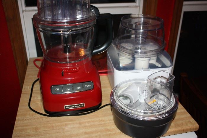 New Kitchen Aid Food Processor includes All the attachments!