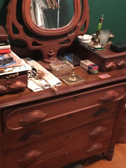 Victorian 3 drawer dresser