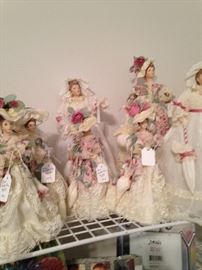 Victorian dolls perfect for center pieces