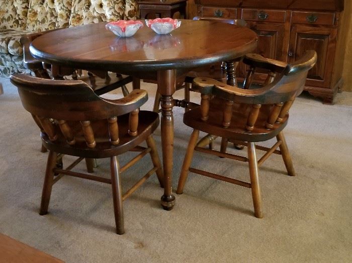 Pine Table w/ 2 Leafs and 4 Chairs
