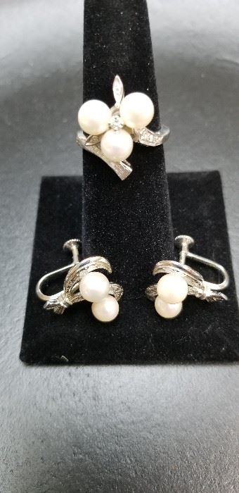 14K White Gold w/Pearls and Diamonds ring Sterling Silver w/Pearls Earrings