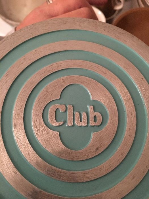 Club Turquoise blue aluminum cookware, in great like new condition! 9 piece set.