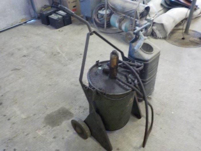 Vintage Alemite industrial grease gun, craftsman b ...