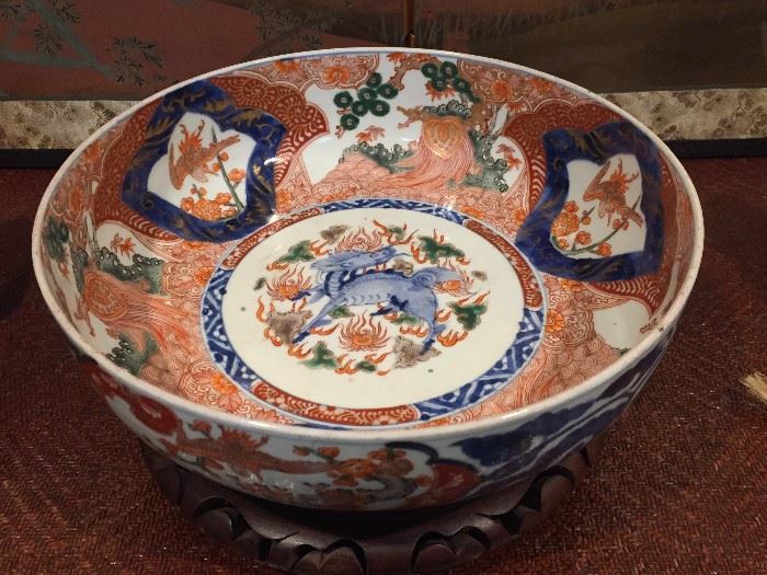 Large decorative dragon bowl