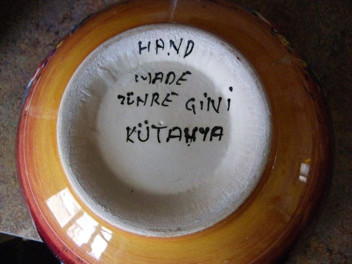 Hand made pottery by "Enre Gini Kutanya".