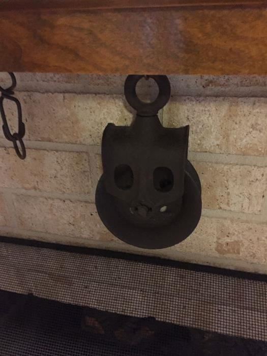 ANTIQUE IRON PULLEY