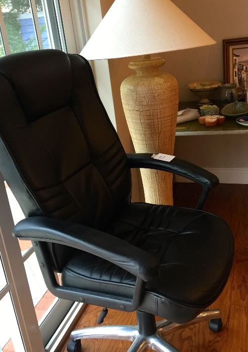 black pleather office chair perfect condition. 