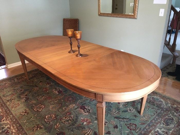 Thomasville Dining Table with 3 leafs and pad!