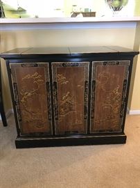 Chinoiserie by Drexel Heritage liquor cabinet/bar 