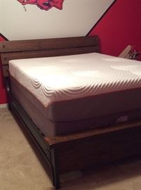 Tempur pedic bed like new