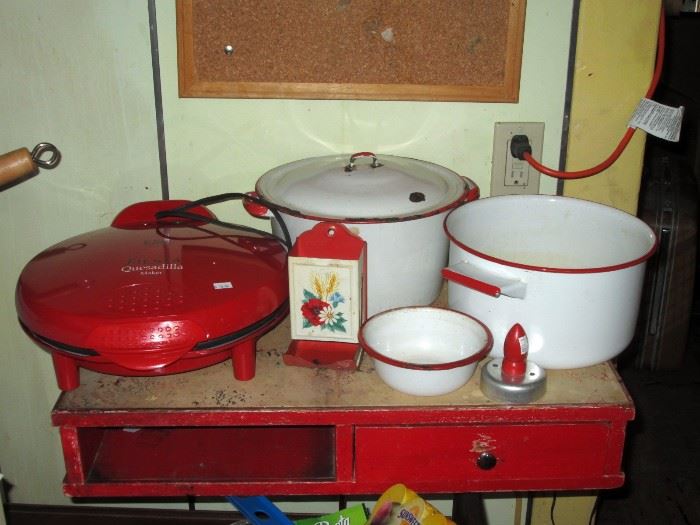 Kitchen   Fiesta Quesadilla Maker, Red/White Porcelain Pots 