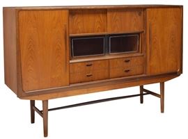 DANISH MIDCENTURY MODERN TEAKWOOD SIDEBOARD