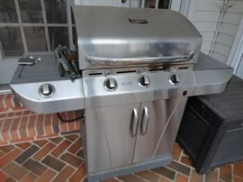 Commercial  infrared  char-broil  BBQ  pit