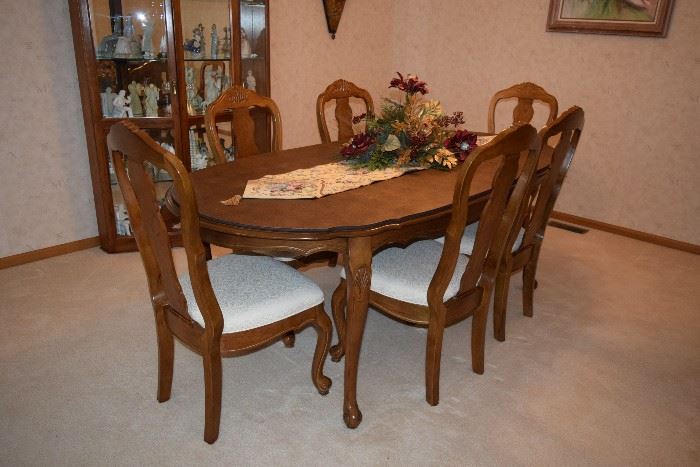 Oval Dining Room Table  & 6 Chairs