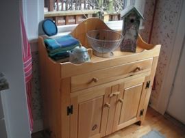 Pine dry sink