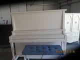 1910 upright piano Howard Cincinnati-Chicago isn't a piano player