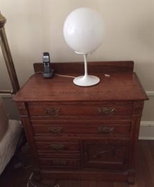 oak dry sink  / nice  vintage table lamp 