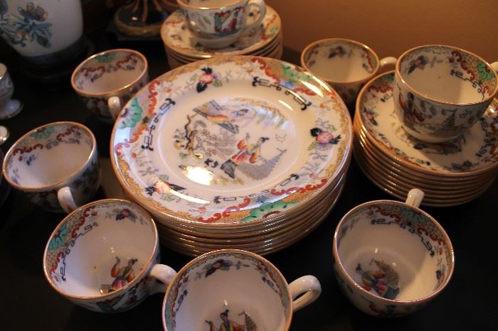 Antique Petrus Regout Maastricht 32pc. Chinoiserie china set, Timor pattern