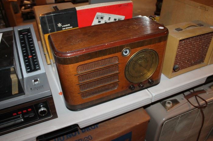 Vintage Avon radio