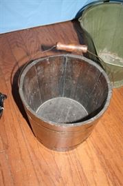 Wood bucket with handle