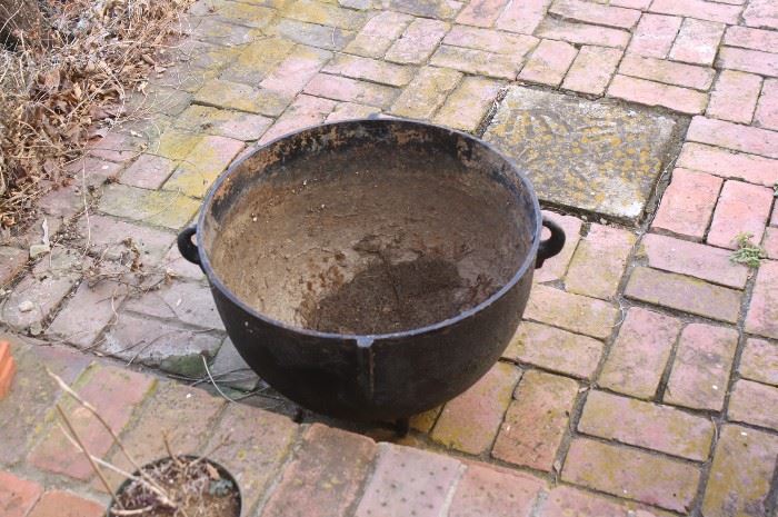 Great cauldron for planting