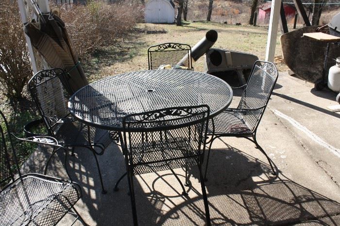 Patio  table and 4 chairs