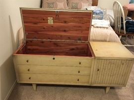 Lane Cedar Chest -- still smells great
