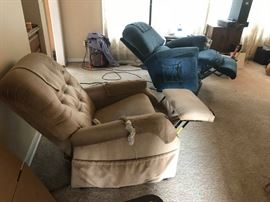 #7 Lazy-boy lift chair - and recliner working - Blue $375.00
#8 Mega-motion lift chair - and recliner working - Cream $175.00