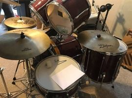 #18 Pearl Export Series Trap Set 5 piece w/cymbals w/extra heads & extra snare $800.00