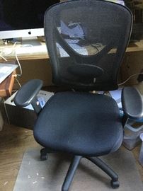OFFICE CHAIR
