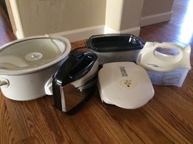 Assorted small kitchen appliances