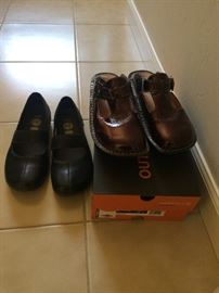 Women’s shoes size 8