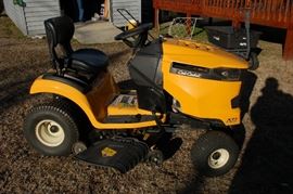 Cub Cadet XT1 18 hp yard tractor - Low Hours