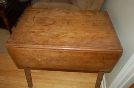 Lovely antique drop leaf table
