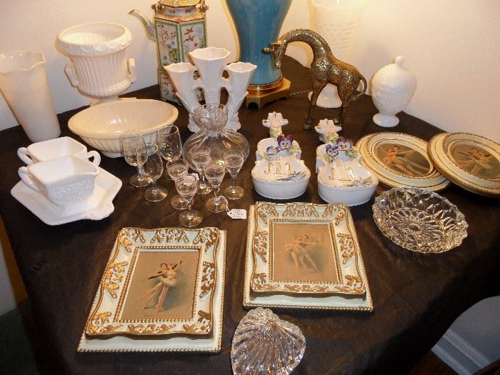 Vintage décor and porcelain