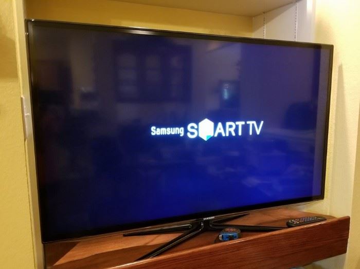 50" Samsung SMART TV