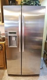 Whirlpool Side by Side STAINLESS refrigerator