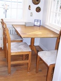Nook Table & Chairs