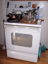 GE Glass Top Electric Stove