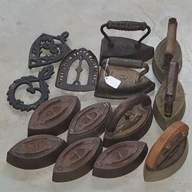 Msc Country Primitives Cast Iron Sad Irons
