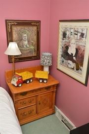 Eastlake nightstand, single lamp, pictures