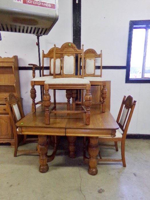 50. Oak Carved 5 Legged Table with 5 Chairs, 1 Leaf