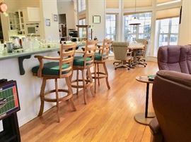 Bar stools, Gator tv trays