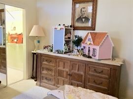 Dresser, dollhouses