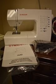 Singer Potable Sewing Machine 7442