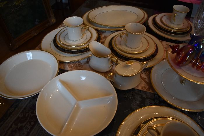 Lenox Eternal Pattern Service for 8 with Serving Pieces