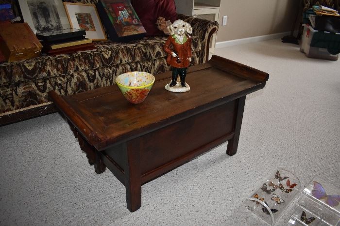Antique Chinese influence table